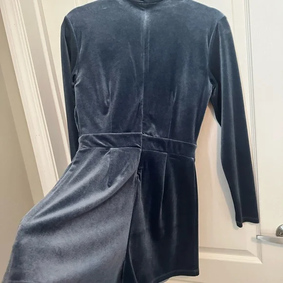 Gianni Bini Velvet Deep V Neck Romper XS - Picture 6 of 14